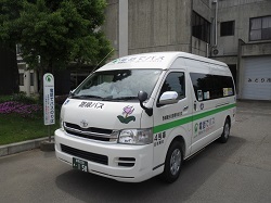 写真：電話でバス