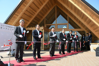 写真：西鹿田中島遺跡史跡公園オープニングセレモニー