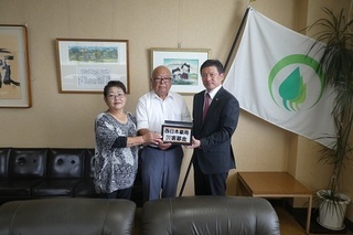 写真：岩宿の里ふれあい市の会義援金
