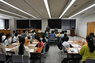 写真：マスコットキャラクターデザイン検討会議