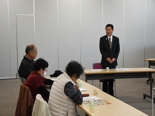 写真：施設見学会・意見交換会