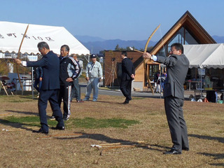 写真：岩宿ムラ収穫まつり西鹿田中島遺跡会場開村式