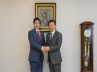 写真：東京都墨田区長表敬訪問