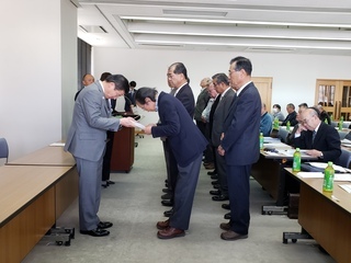 写真：みどり市区長会委嘱状交付式