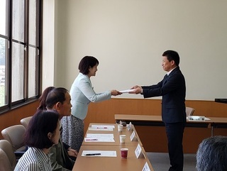 写真：みどり市民生委員推薦会委嘱式