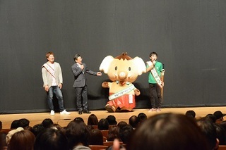 写真：よしもと初夏のお笑いライブinみどり2019