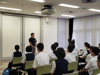 写真：みどり市中学生海外派遣事業出発式