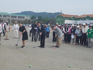 写真：第10回みどり市G・G協会　市長杯グランドゴルフ交流大会