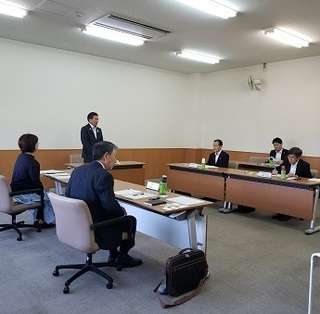写真：みどり市まち・ひと・しごと創生総合戦略検証委員会委嘱式