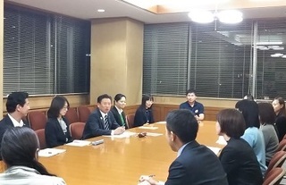 写真：職場座談会