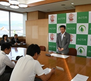 写真：第3回定例記者会見