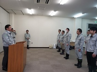 写真：佐野市への職員派遣出発式
