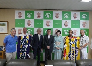 写真：歌舞伎役者：大谷桂三様ご来庁