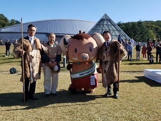 写真：岩宿ムラ収穫まつり開村式（岩宿人の広場）