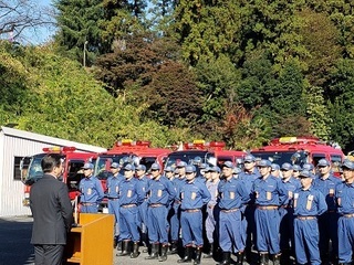 写真：みどり市消防団秋季防火パレード