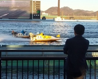 写真：桐生ボート無観客レース視察及び激励