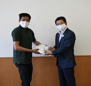 写真：マスク1,000枚寄附