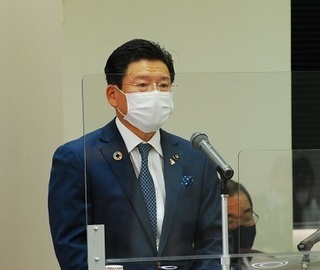 写真：市政方針演説(令和3年みどり市議会第1回定例会)