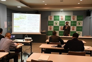 写真：記者会見12月補正予算