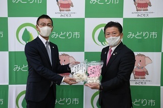 写真：フードドライブ食品提供みまつ食品
