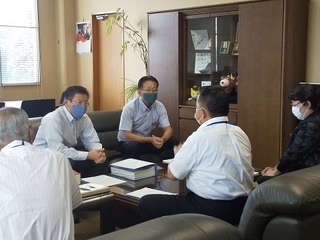 写真：みどり市監査委員意見書受領