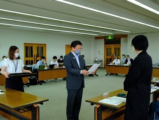 写真：第2次みどり市観光振興計画策定委員委嘱式