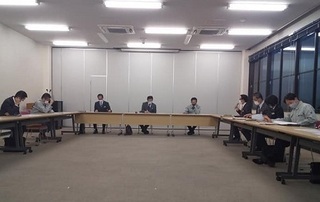 写真：新型コロナウイルス感染症対策本部会議