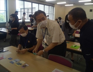写真：職員にSDGs研修会を開催