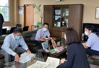 写真：自治大学校派遣職員の研修報告