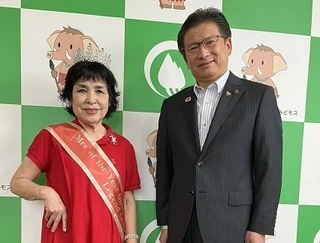 写真：若さの秘訣は自然に生きること