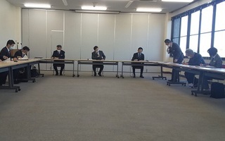 写真：新型コロナウイルス感染症対策本部会議