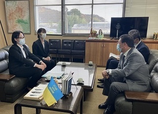 写真：桐生大学きらめき実行委員会からの寄附金贈呈式