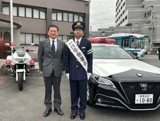 写真：冬の県民交通安全運動で若月選手が1日警察署長に