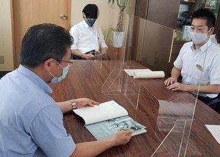 写真：自治大学校派遣職員受講報告