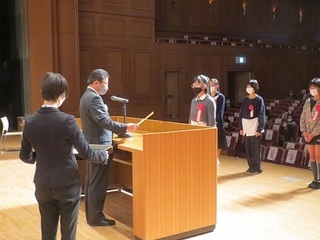 写真：みどり市男女共同参画啓発作品コンテスト表彰式