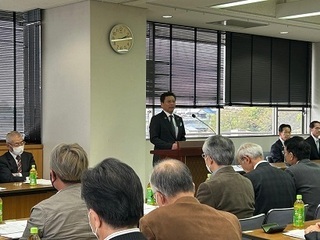 写真：令和5年度みどり市区長及び副区長委嘱状交付式・第1回定例会