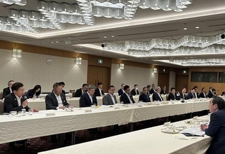 写真：群馬県内12市長が県選出国会議員に要望