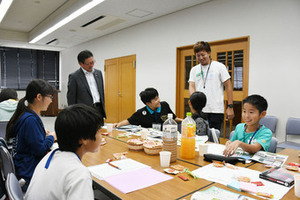 写真:デザイン検討会議のようす1