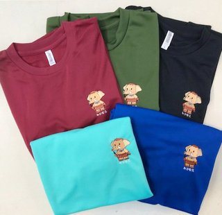 写真：みどモス刺繍入りTシャツ
