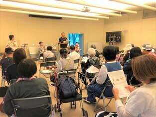 写真:定期朗読会