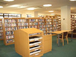 写真：大間々図書館館内写真1