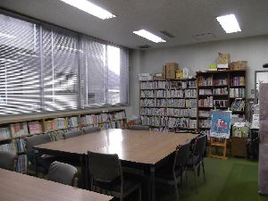 写真：東公民館図書室写真4