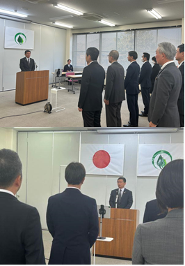 写真：市職員に対し仕事納めの訓示