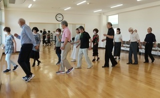 写真：社交ダンス教室