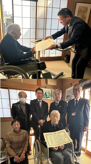 写真：100歳長寿慶祝訪問