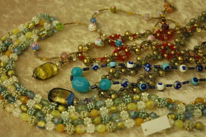 草花スケッチの様子の写真