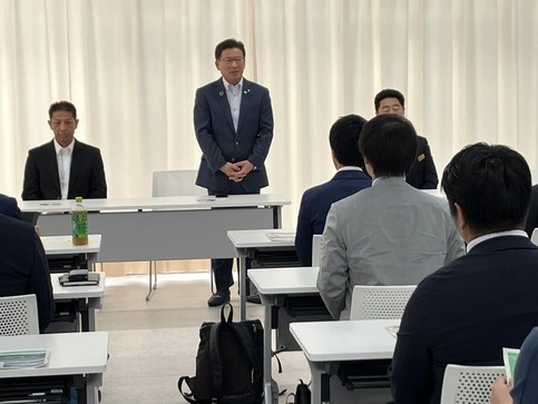 写真：関東若手議員の会視察研修