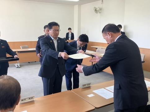 写真：自衛官募集相談員連名委嘱状交付式