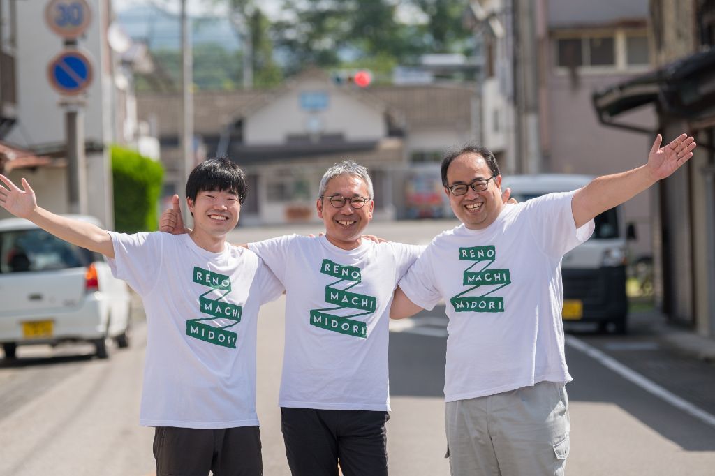 観光課職員：写真