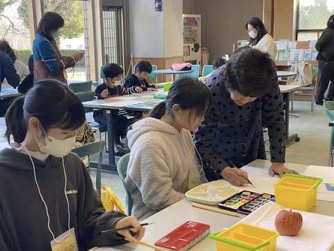 写真：MIDORIジュニアアカデミー 荒木千恵子先生の絵画教室